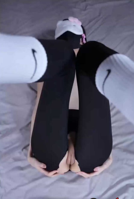 女生上厕所图片_女生上厕所动态图_女生上厕所表情包...